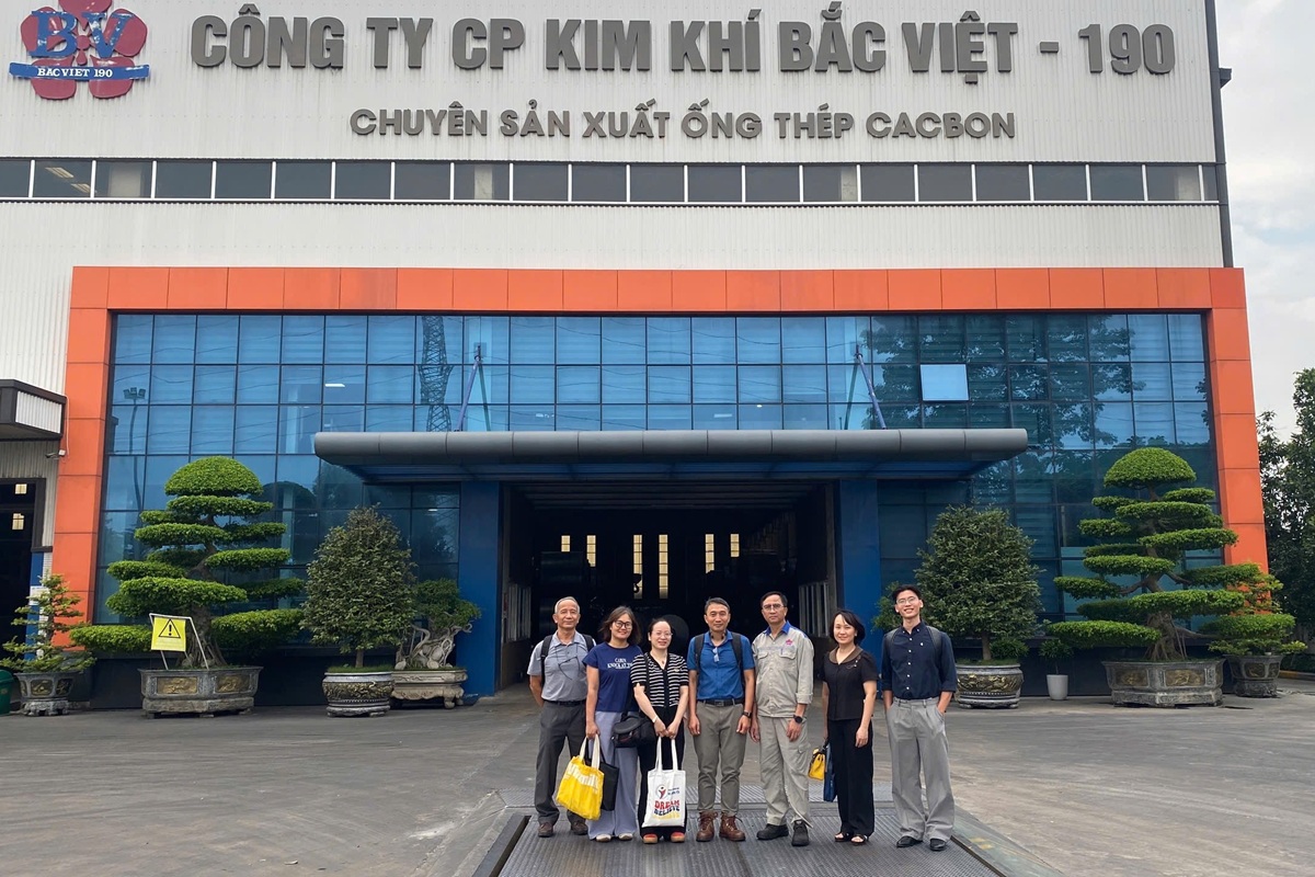 Ảnh lưu niệm tại Công ty Cổ phần Kim khí Bắc Việt trong chương trình ngày 09/10/2026